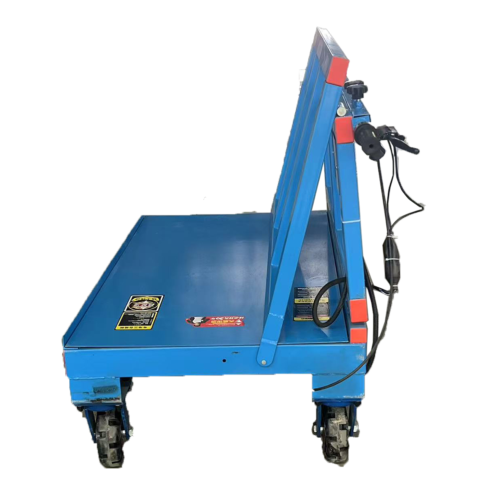 Electric four-wheeled vehicle pulling glass car at construction site